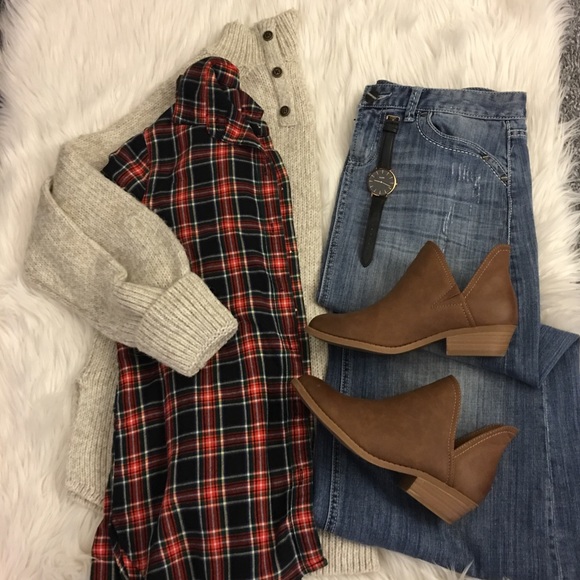 Max Studio Sweaters - Oatmeal turtleneck sweater